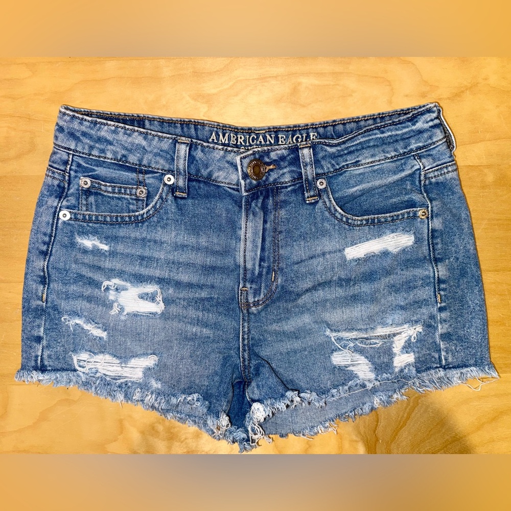 American Eagle Outfitters Denim Light Blue Ripped Tom Girl Shortie